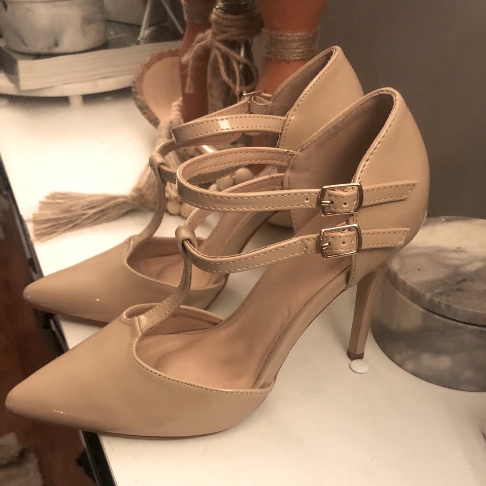 Patent leather Nude 2-strap heels